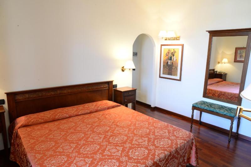 Standard Single Room image 2