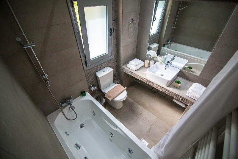 Villa Amphitrite (5-Bedrooms) Private Pool, Sea View image 4