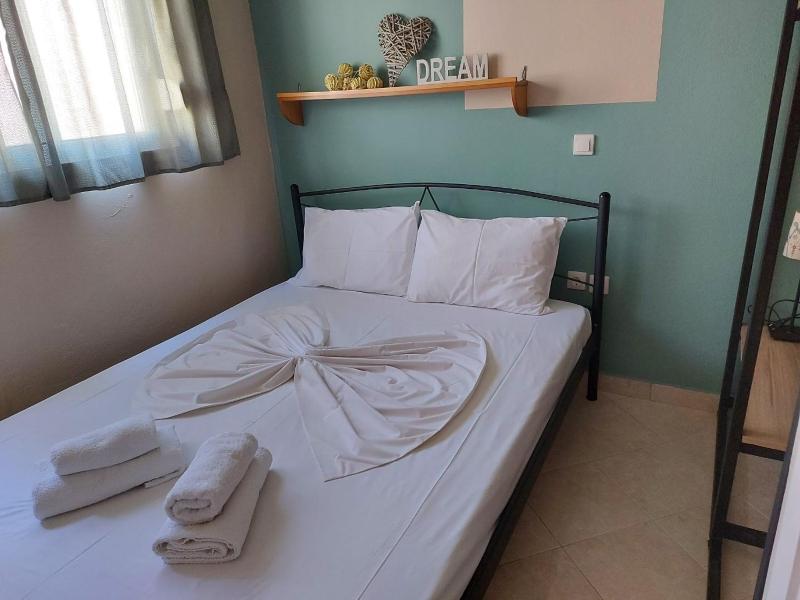One-Bedroom Apartment image 3