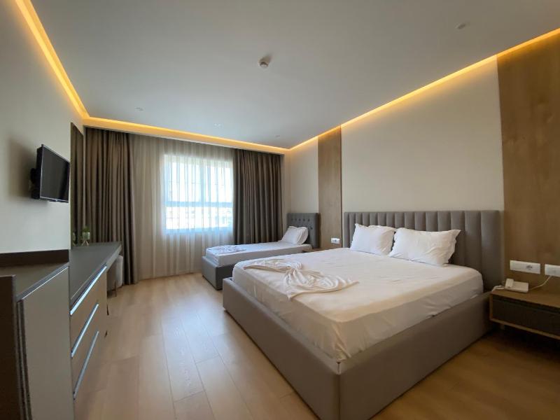 Deluxe Family Room image 1