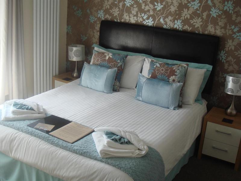 Superior Double Room image 3