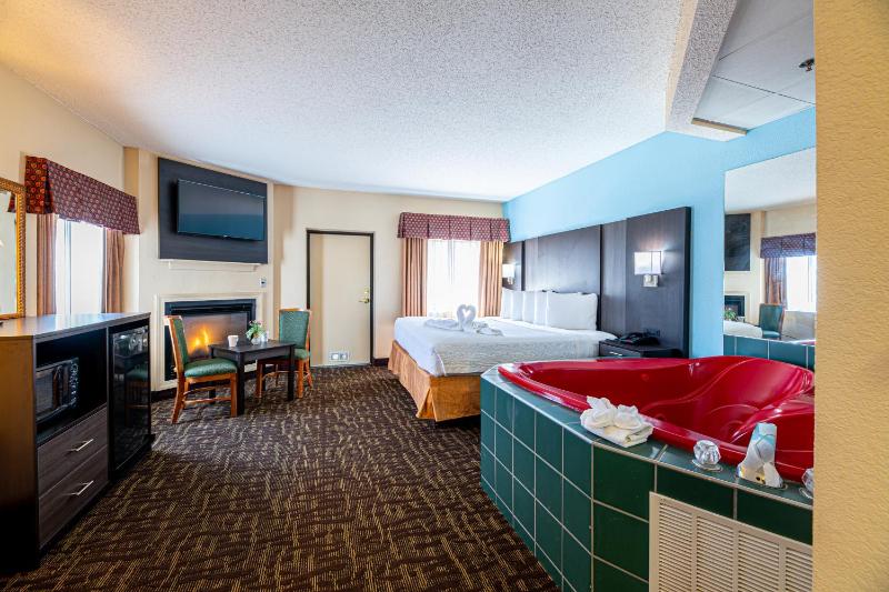 King Room with Fireplace and Spa Bath image 3
