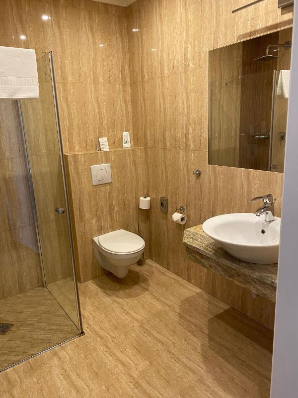 Quadruple Room image 3
