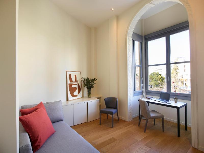 Executive Suite image 4