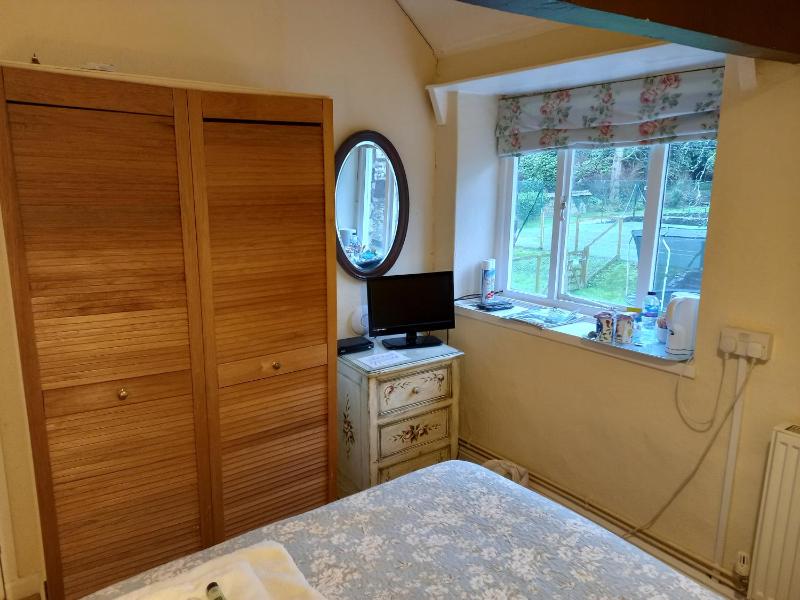Double Room with Private Bathroom image 4