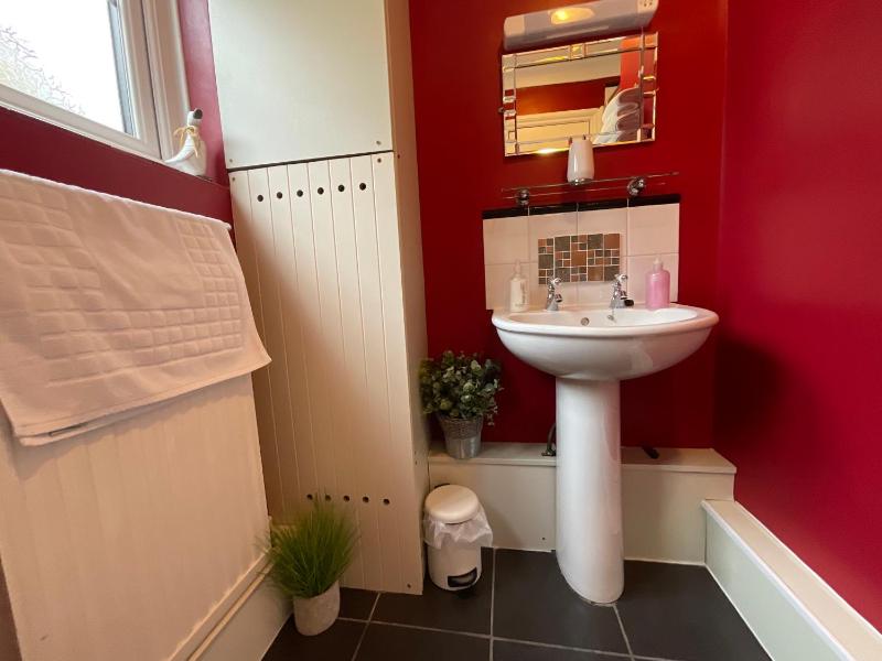 Small Double Room image 3