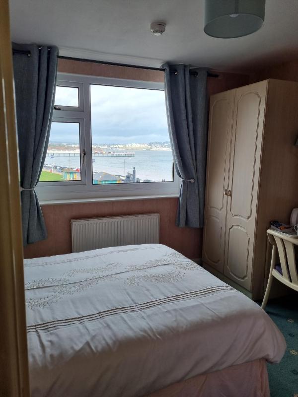 Double Room with Sea View image 3
