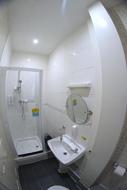 One-Bedroom Suite image 2
