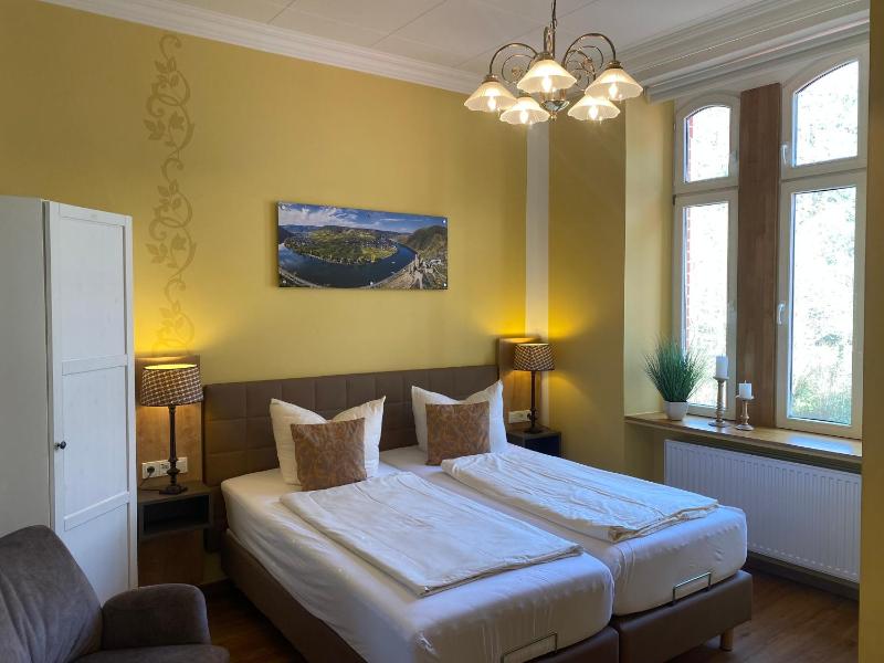 Small Double Room image 1