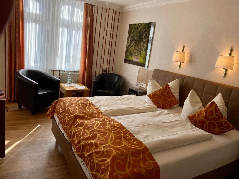 Double Room with Bay Window and Balcony image 1