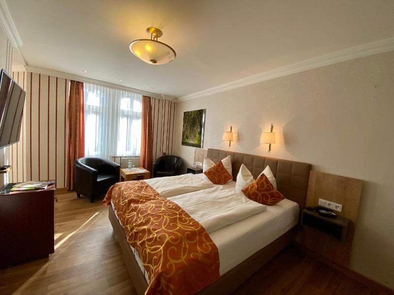 Double Room with Bay Window and Balcony image 3