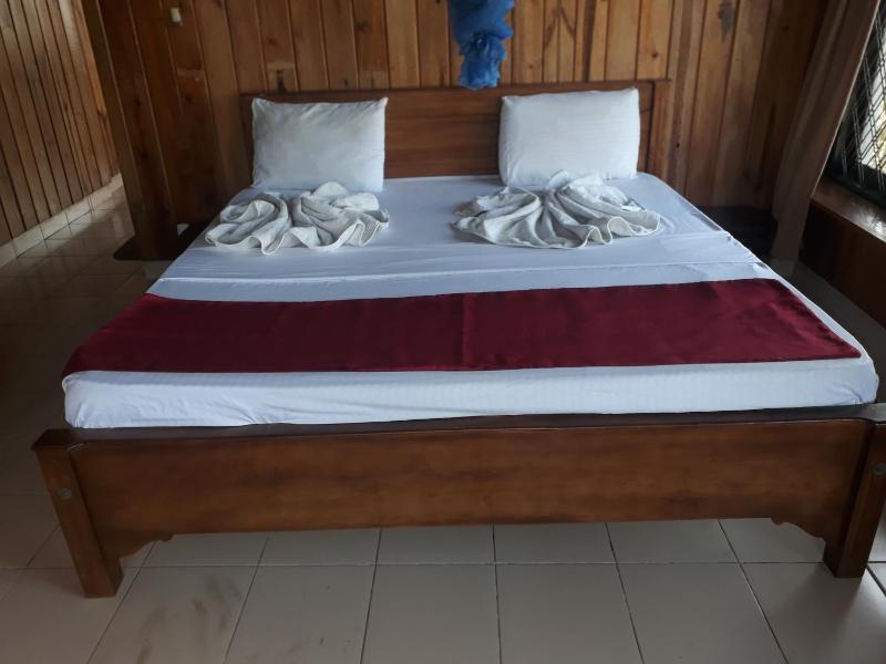 Wood cabin - image 1
