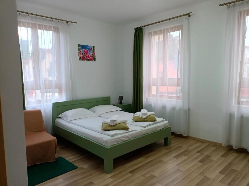 Superior Quadruple Room image 3