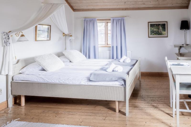 Standard Double Room image 4