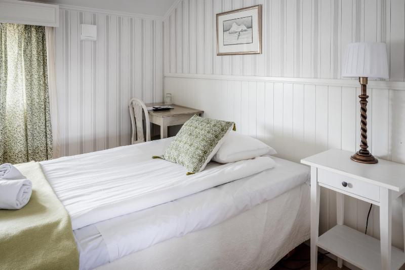 Standard Single Room image 4
