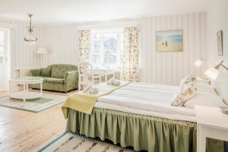 Deluxe Double Room image 3