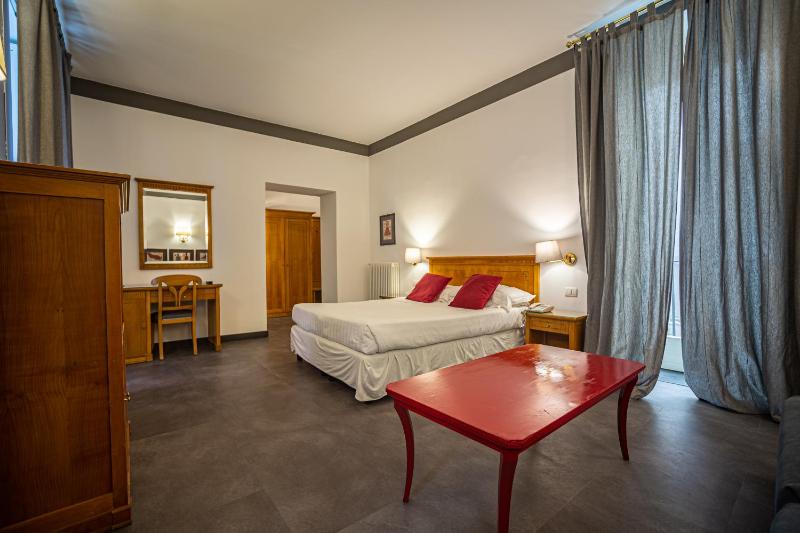 Standard Triple Room image 3