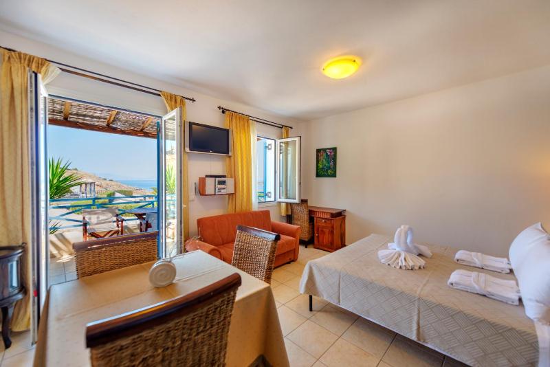 Classic Suite with Sea View image 4