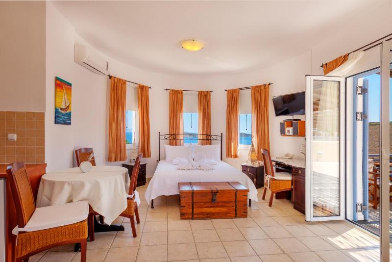 Superior Classic Suite with Sea View image 1