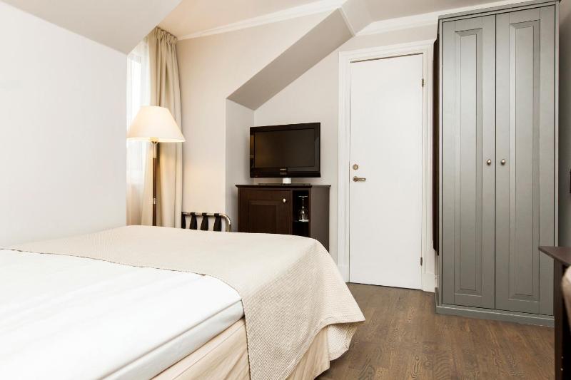 Elite Hotel Savoy - image 5