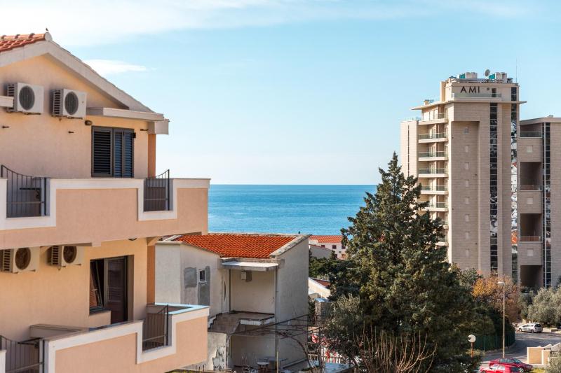Studio with Sea View image 1