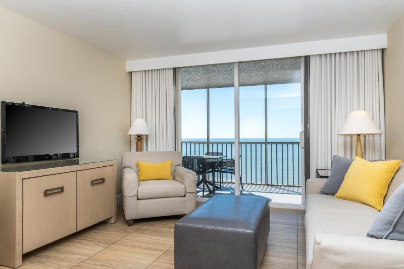 Beachfront View One Bedroom Suite image 3