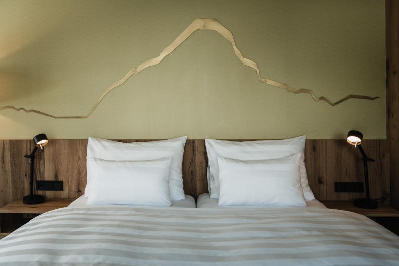 Double Room with Mountain View image 2