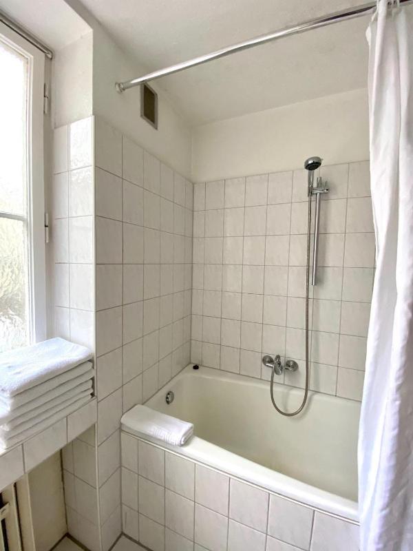 Economy Apartment - 3 rooms No Rhine River View image 3