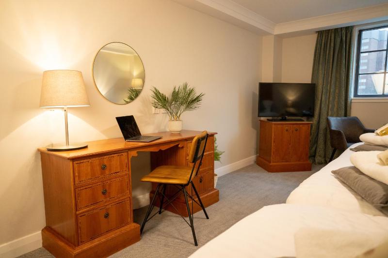 Family Room with One Double Bed and One Single Beds image 4