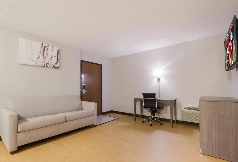 Suite King Room Non-Smoking image 4
