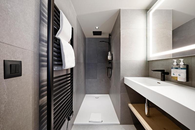 Standard Room - Single Bed image 3