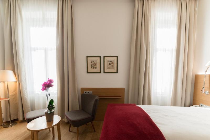 Single Room image 4