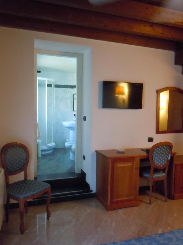 Superior Double Room image 4