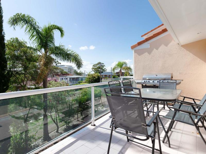 Frangipani 3 great townhouse with air con - image 14