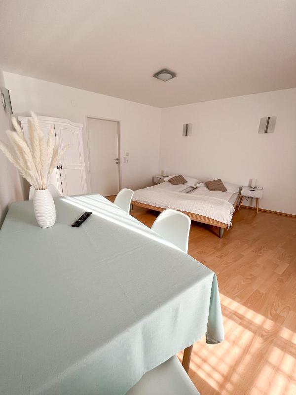 Apartment image 3