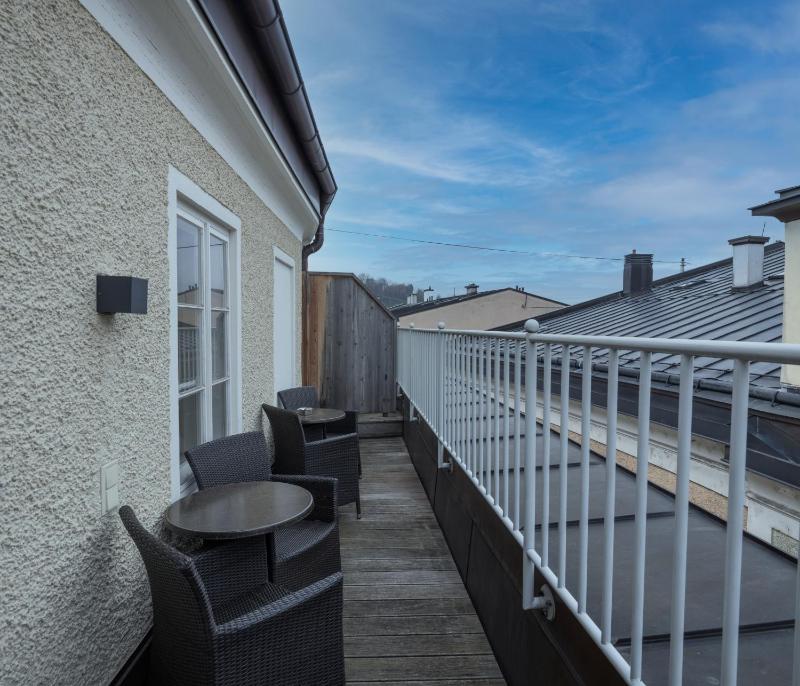 Apartment with Balcony image 3
