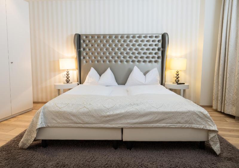 One-Bedroom Apartment image 2