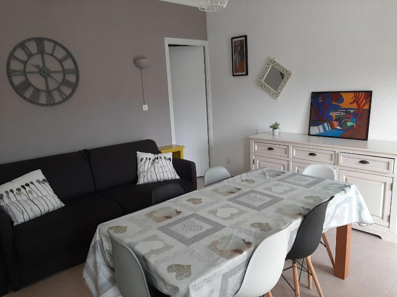One-Bedroom Apartment image 3