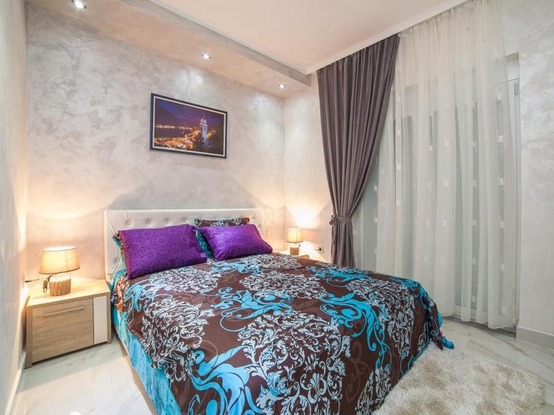 Luxury Two Bedroom Apartment  image 1