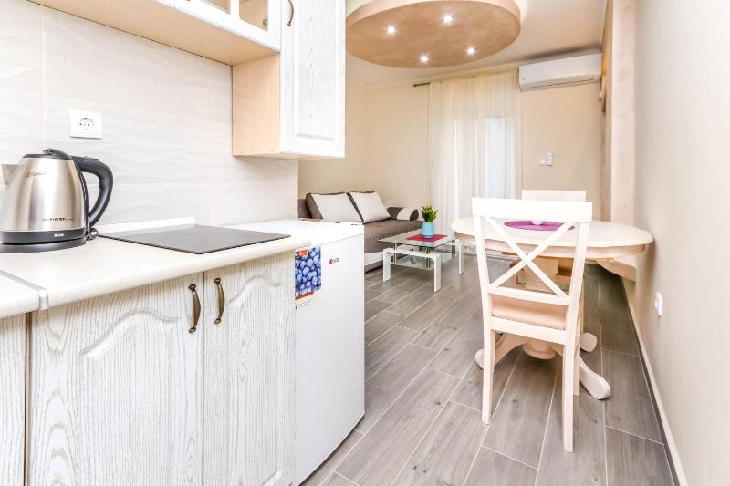 Luxury Studio Apartment image 1