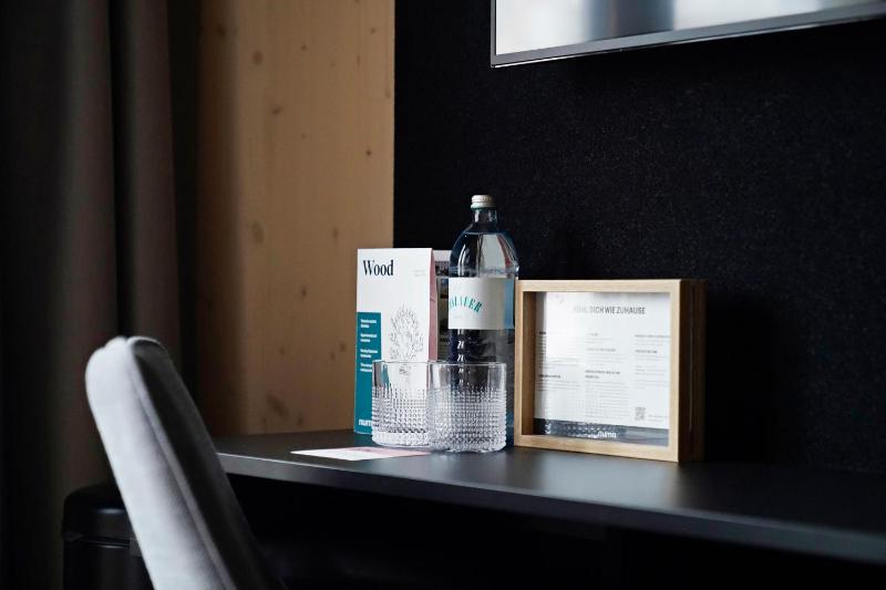 Medium Studio with Kitchenette image 4