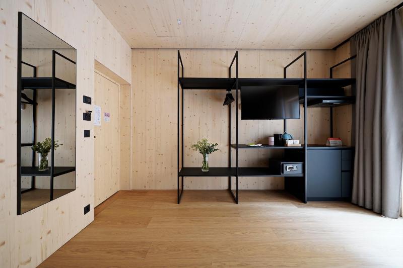 Numa Vienna Wood - image 4