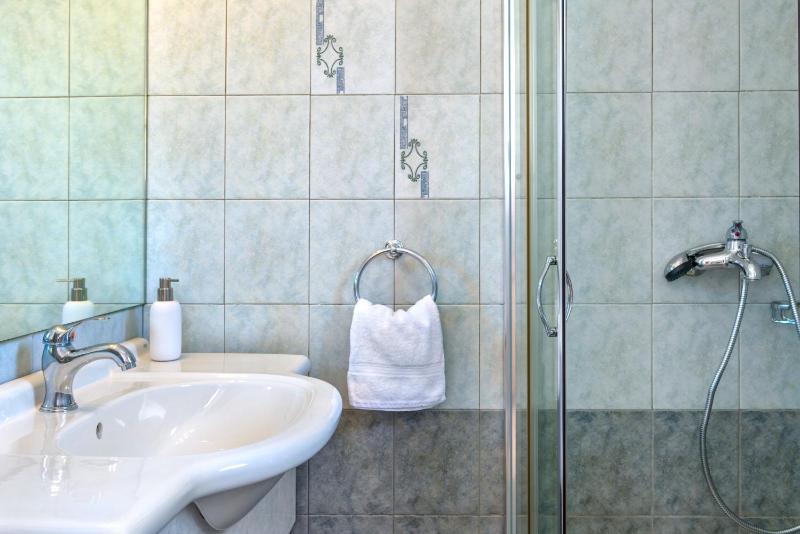 Deluxe Suite with Sea View image 2