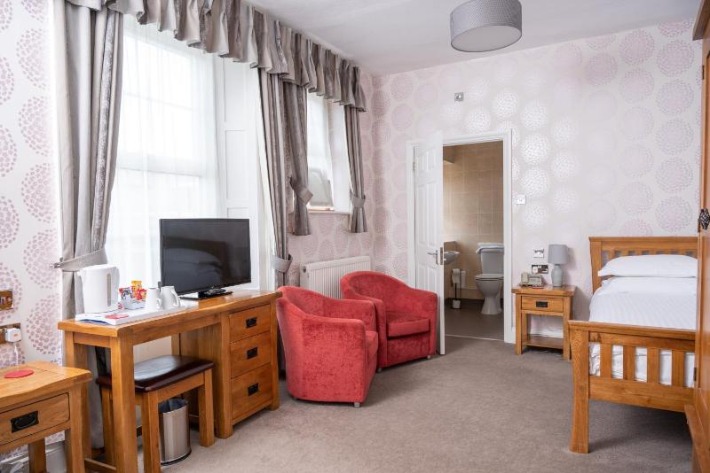 Twin Room - Disability Access image 3
