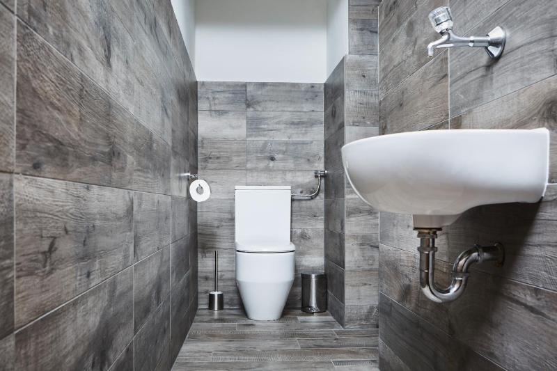 Double Room with Shared Bathroom image 3