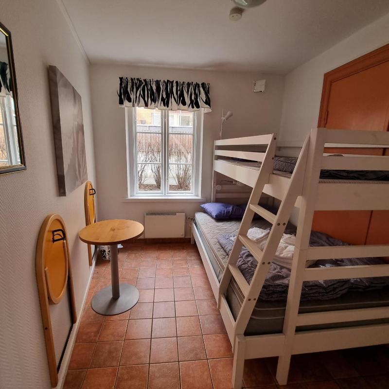 Large Twin Room image 4