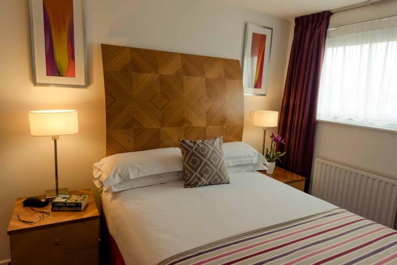 Standard Double Room image 4