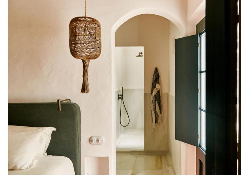 Double Room with Patio and SPA access image 3