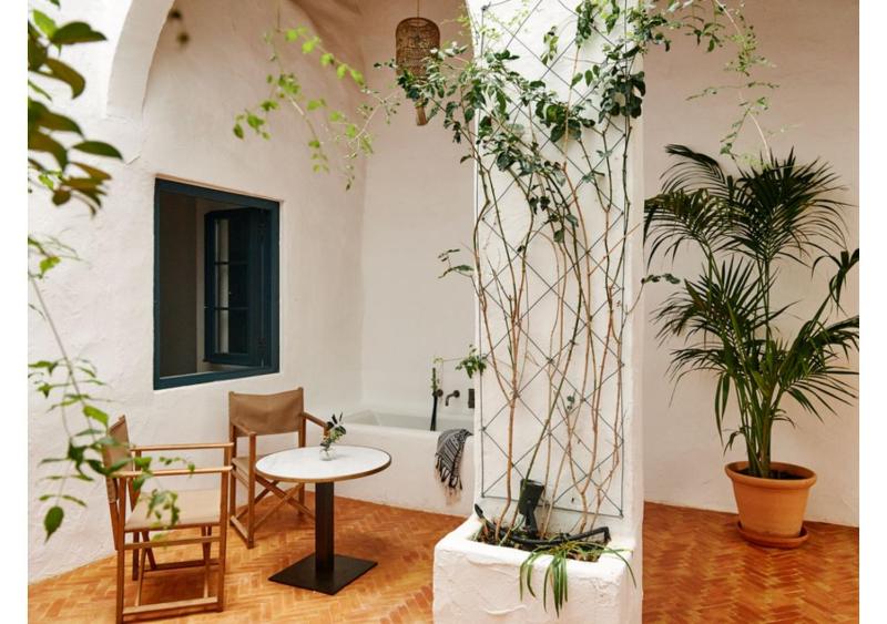 Double Room with Patio and SPA access image 4