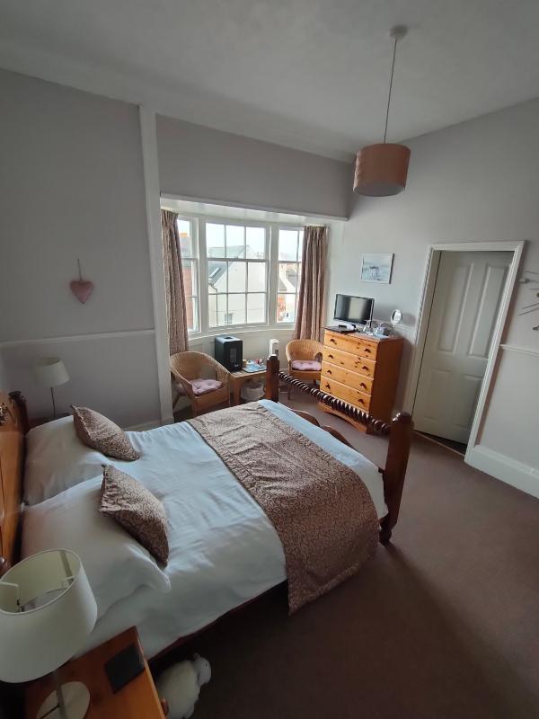 Double Room image 3